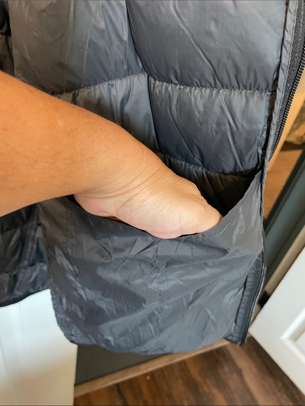 Eddie Bauer Men’s Black Quilted Packable Hooded Puffer - Picture 3 of 13
